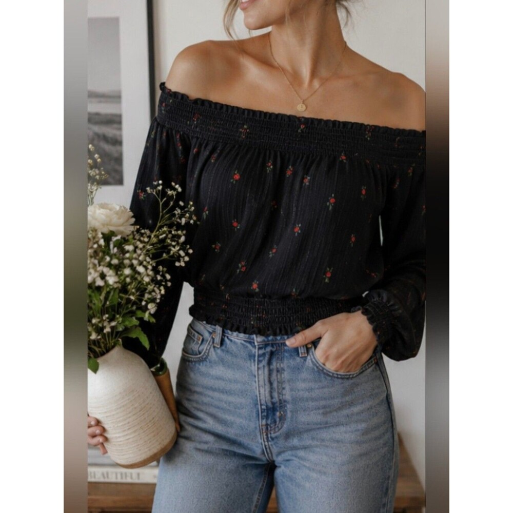 Black Red Roses Print Smocked Top S Whimsical Romantic Y2K Whimsigoth